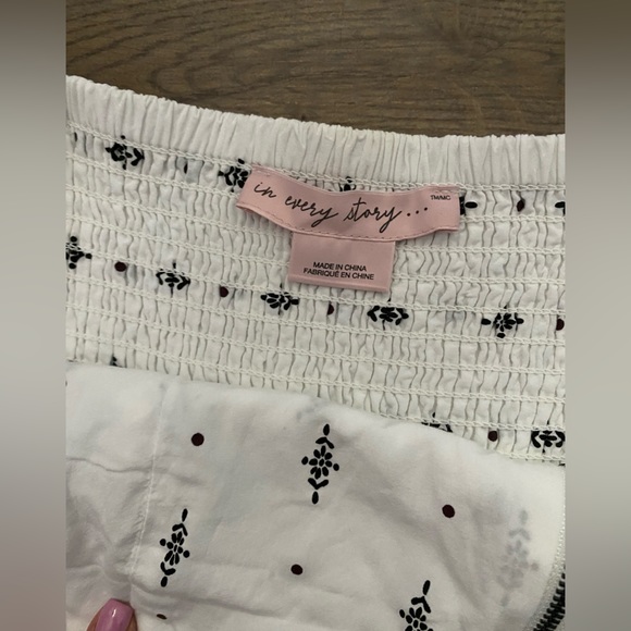 Plus Size Top - Picture 3 of 4